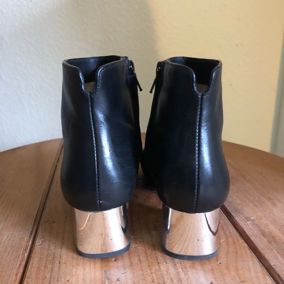 Michael Kors black boots (size 6) - Picture 3 of 5